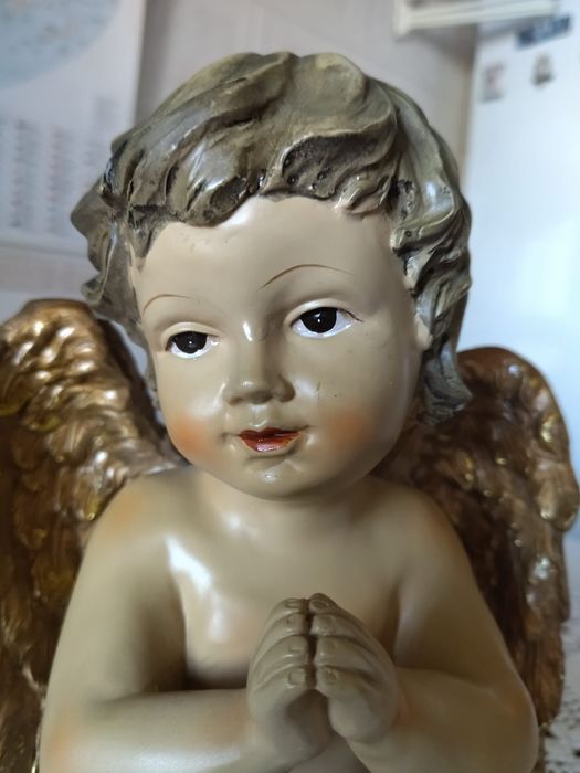 Anjo em polifriba altura 25cms