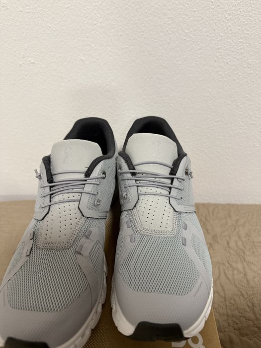 Sapatos On running cloud 5 brancos 42