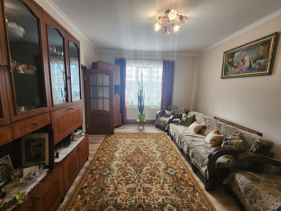 Продам півособняк в центральні частині міста 74м2