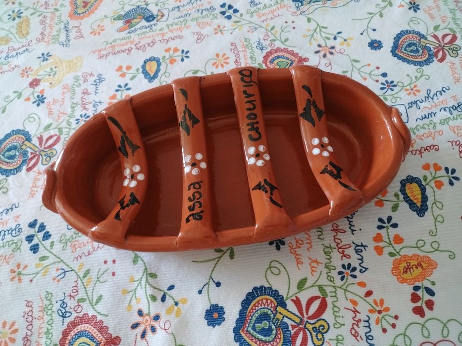 Barro tradicional para assar chouriços