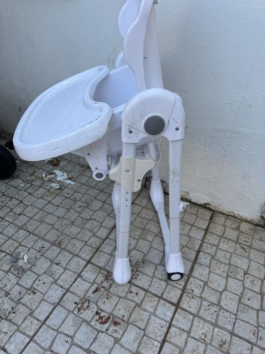 Cadeira bebe usada