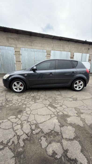 KIA ceed ( 1.6 дизель)