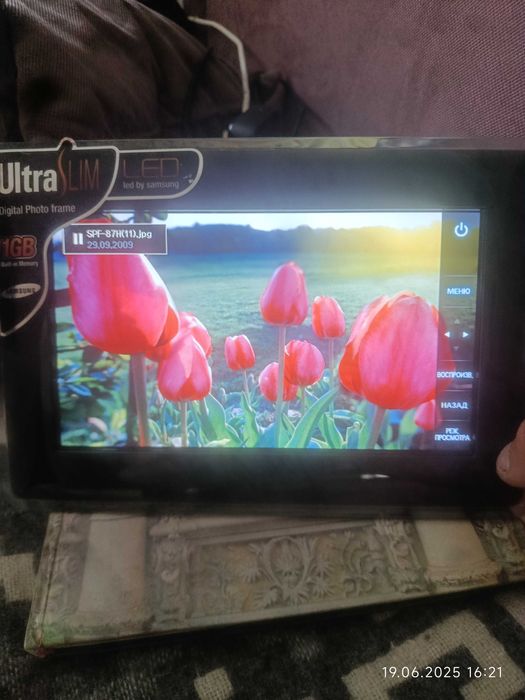 Samsung  spf -87h монитор мини.фоторамка