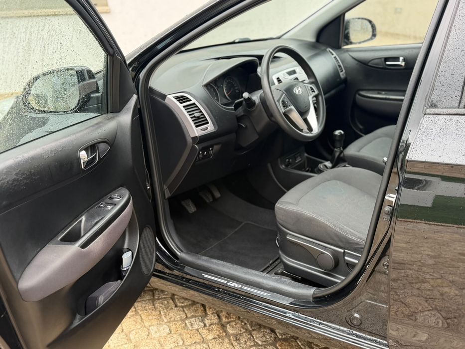 Hyundai i20 | 2012 | Muito Estimado | Revisão Feita
