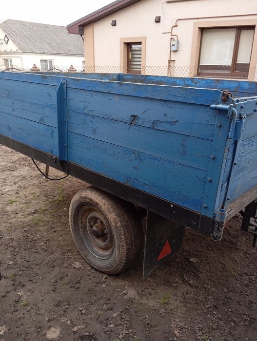 Продам трактор з причепом