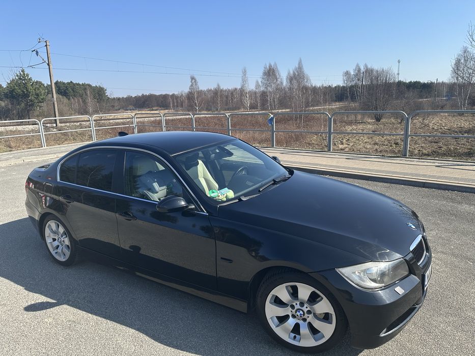 BMW e90 330i 2005 r  doinwestowana