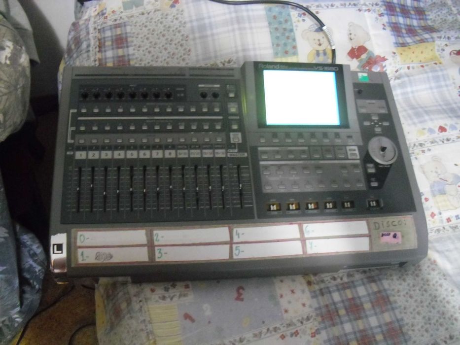 Estação de trabalho digital Roland VS-1680