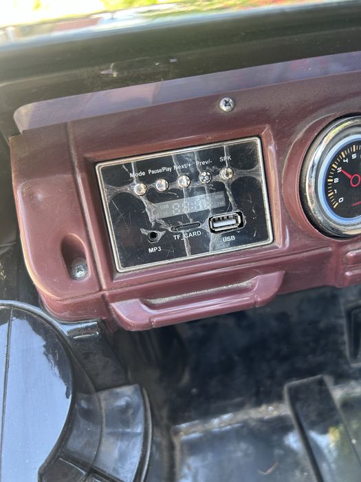 дитяча машинка на аккумуляторі та пульту mercedes g80