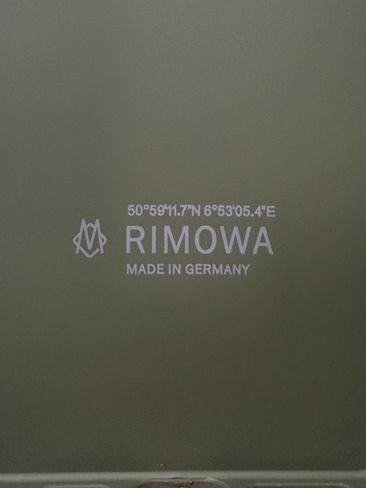 Capa Rimowa iPhone 16 pro max