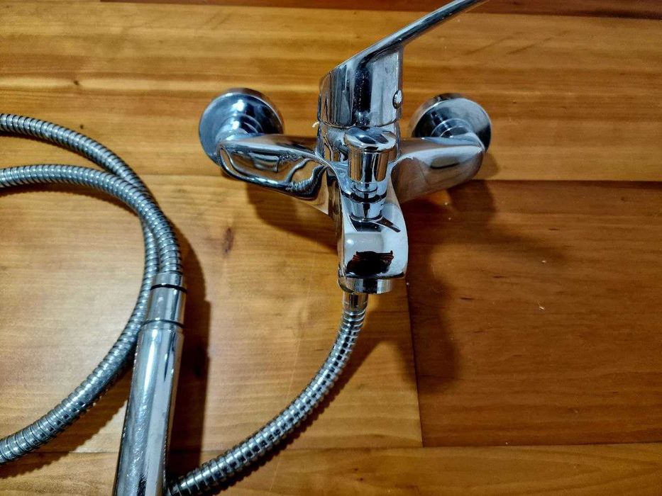 Torneira de banheira + Chuveiro + Suporte para Chuveiro