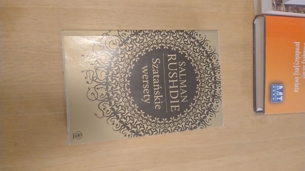 Książka Szatańskie wersety - Salman Rushdie