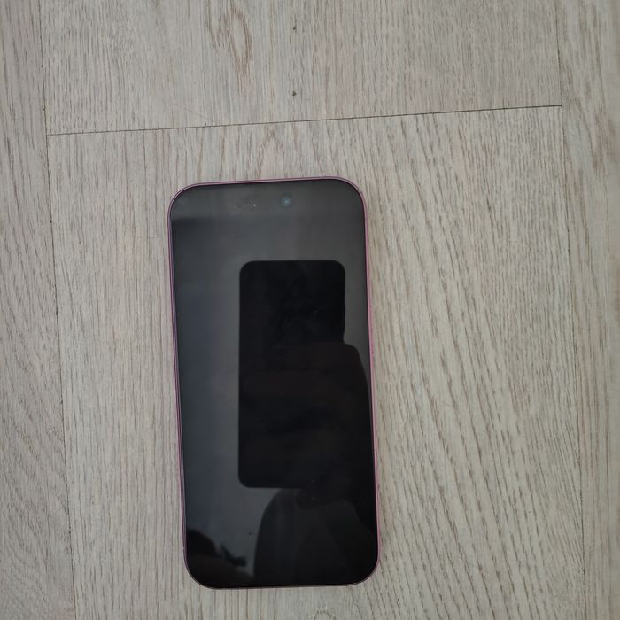 Iphone 16 różowy