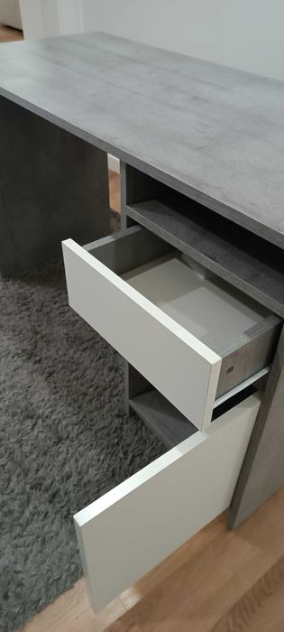 Secretária como nova