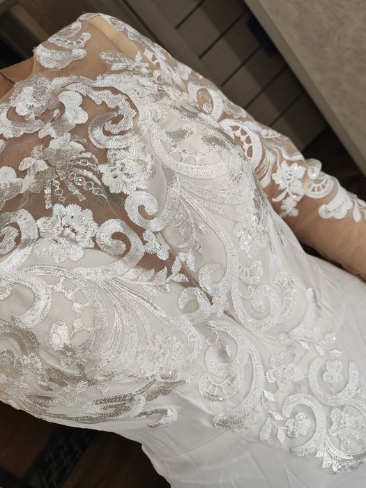Весільна сукня рибка в сіточку з мереживом