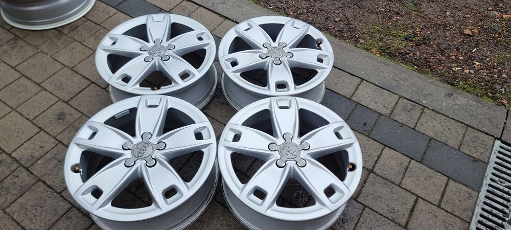 Felgi 17" Aluminiowe Audi A3 S3 Oryginał 8P0