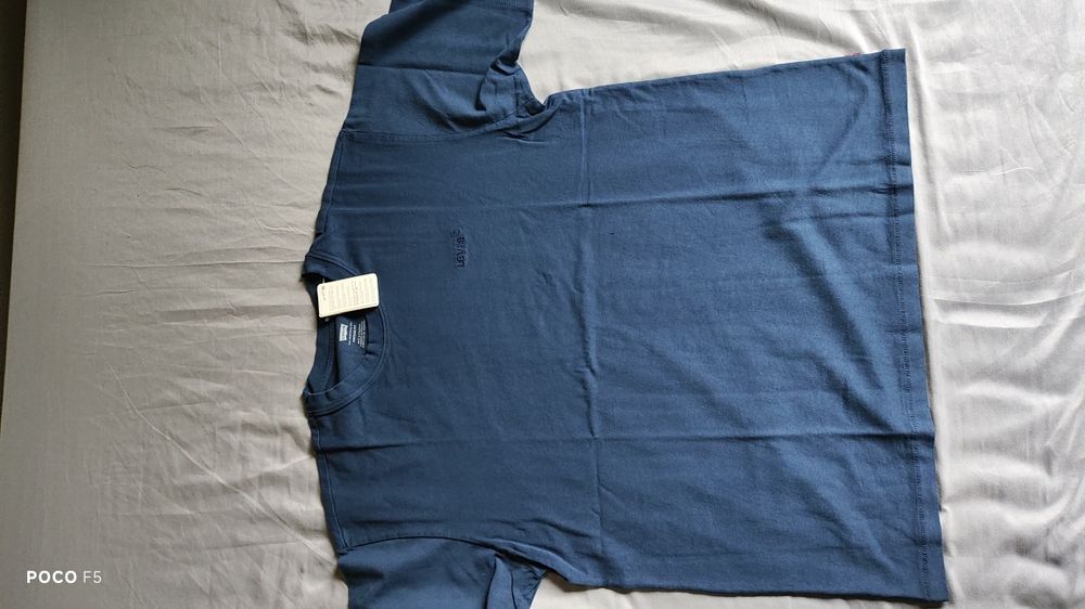 Levi's granatowy t-shirt rozm L jak XL haftowane logo