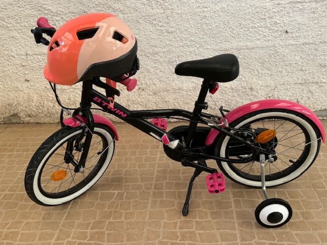 Bicicleta Infantil BTWIN roda 16 (com rodas de apoio)