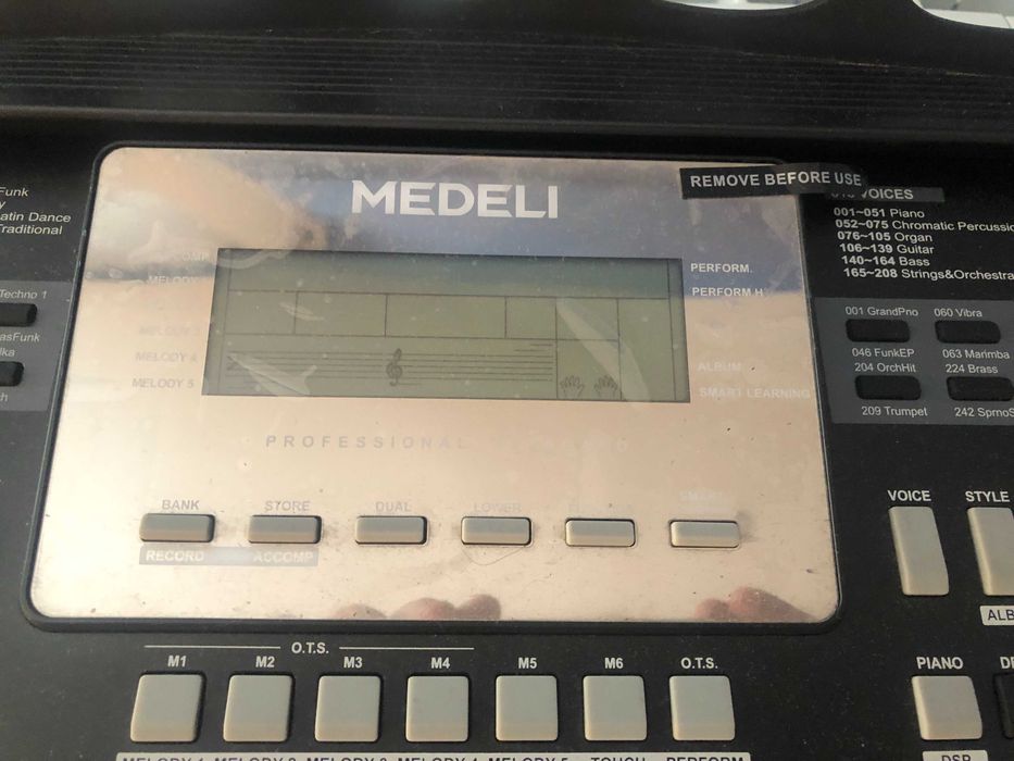 Piano eletrónico Medeli A300