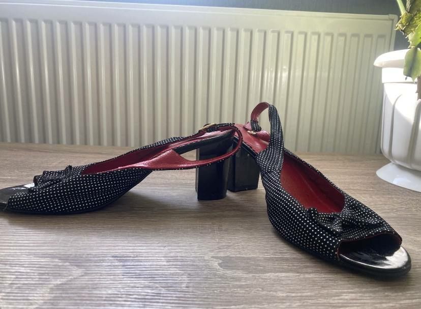 Зручні, стильні,босоніжки, натуральний замш