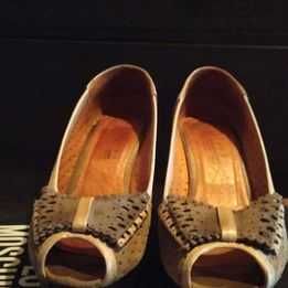 Sapato todo em pele Senhora