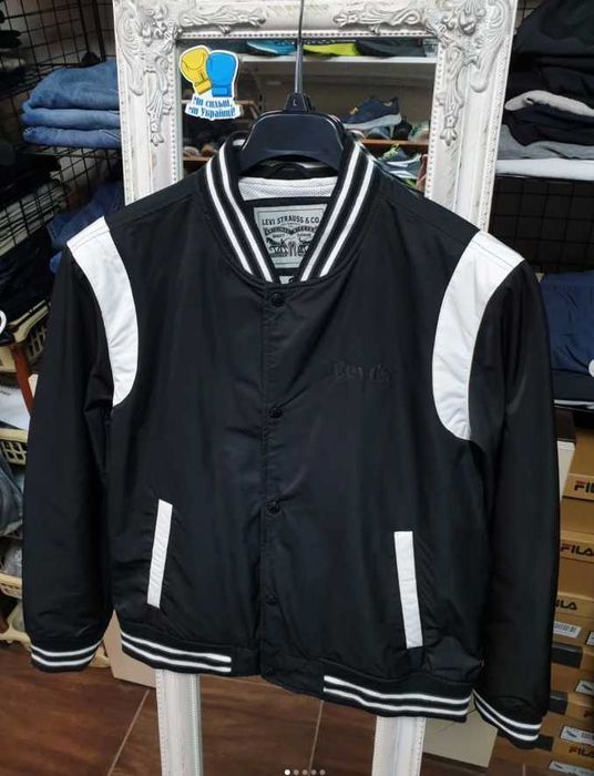 куртка-бомбер Levi's Men's Colorblock Varsity Bomber Jacket (або Levi's Varsity Bomber Jacket) оригінал L