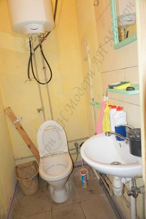 Фасадний магазин недалеко від ТРК Французький бульвар