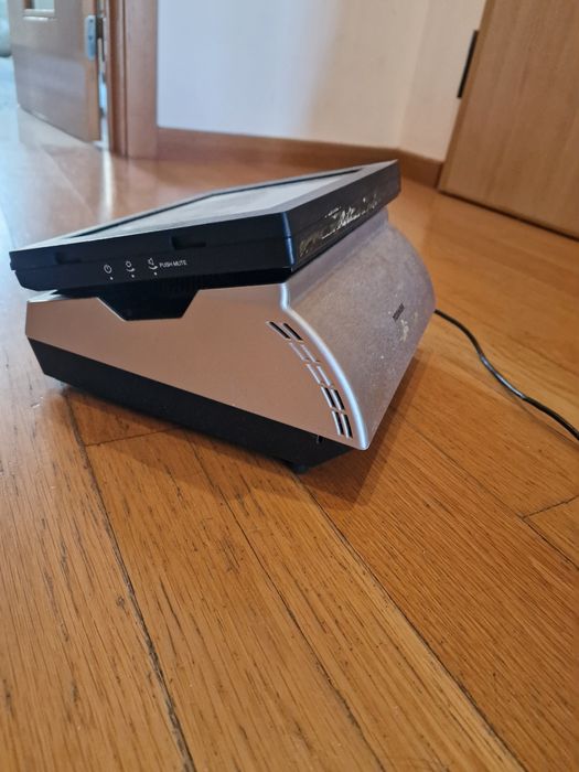 POS Toshiba (ecrã precisa de reparação de 200 eur)
