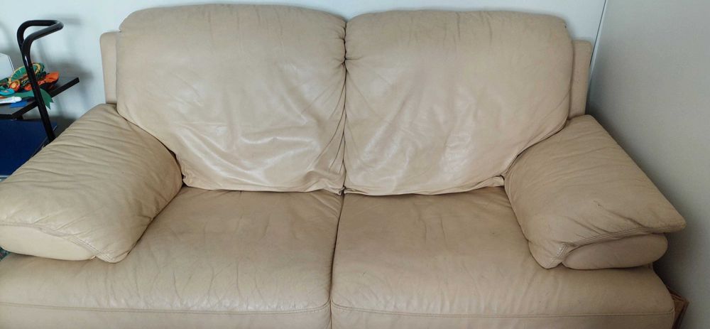 Sofá em pele genuína