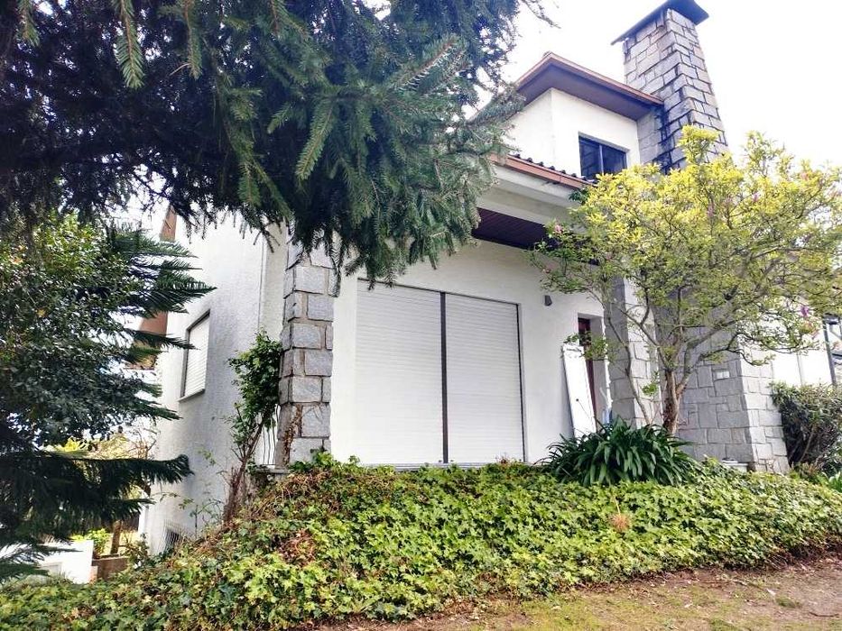 Moradia Isolada T6, 4 WC, Aquec Central e Ar Condicionado, Garagem, Palácio Gelo, Viseu