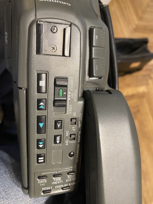 Відеокамер  Grundig  ic230E