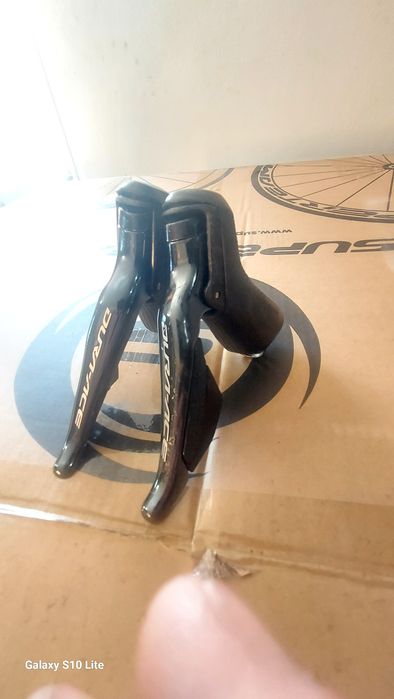 Manetes Shimano Ultegra e Dura.ace di2   11velocidades