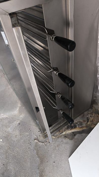 Assador de frangos trifásico