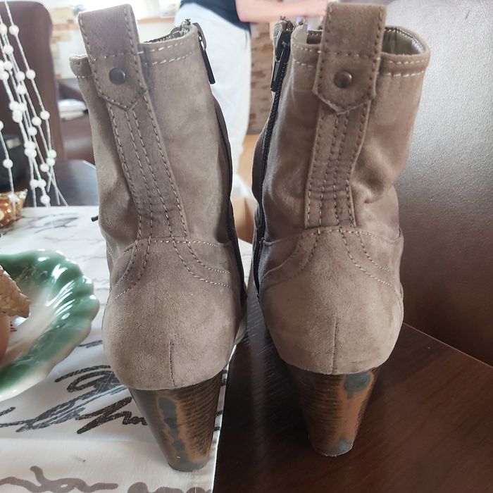 Kozaczki zamszowe r.39 Graceland