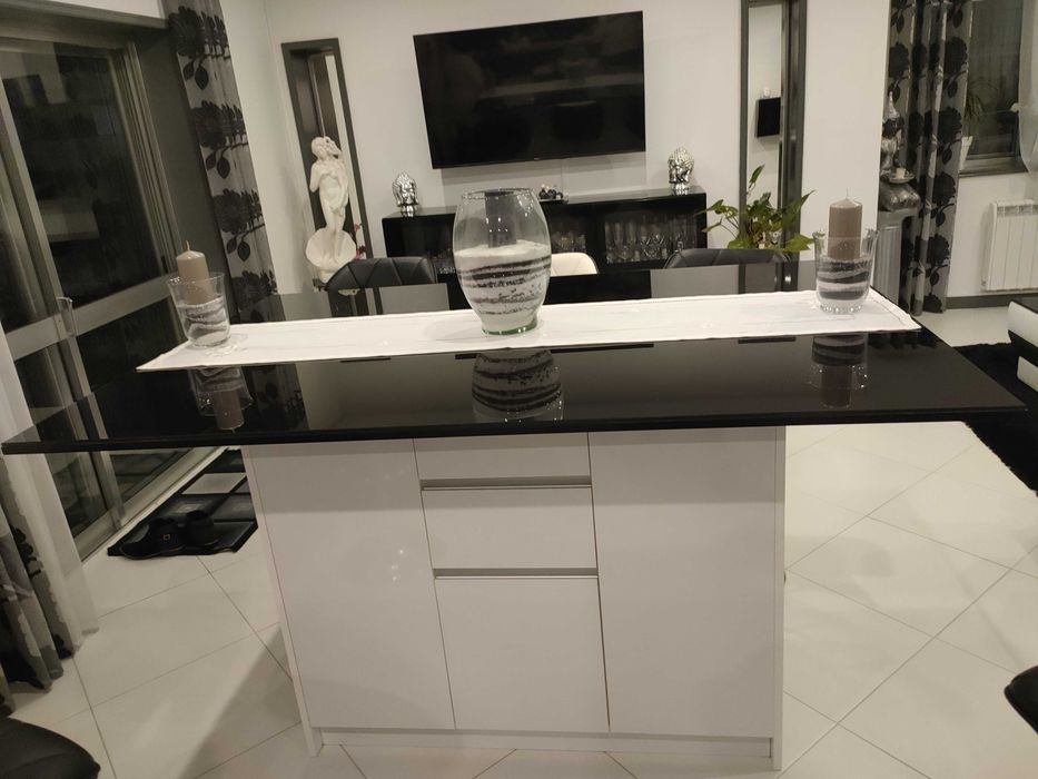 Vendo ilha i taboreste