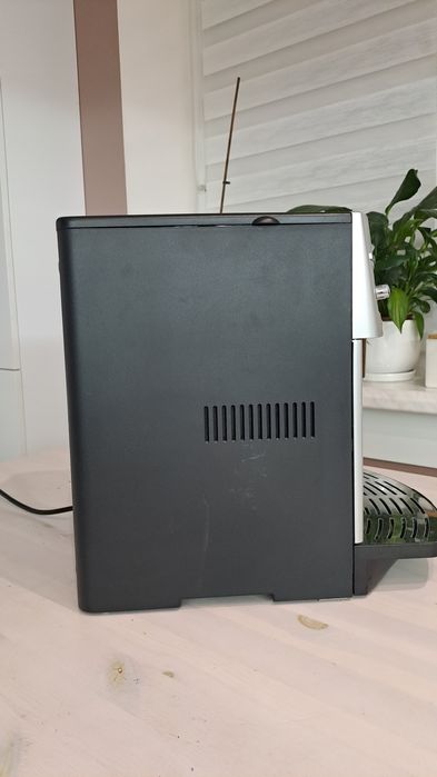 Кавомашина Delonghi Magnifica.