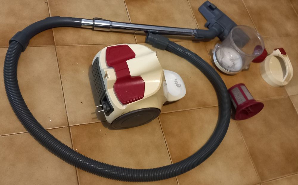 Aspirador Kunft com boa aspiração