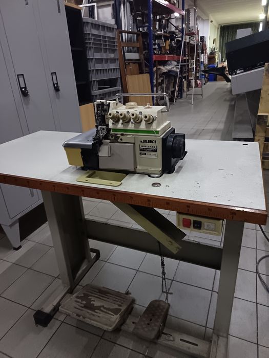 Máquina costura JUKI