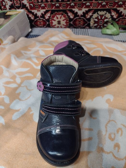Ботінки шкіряні для дівчинки 28р.