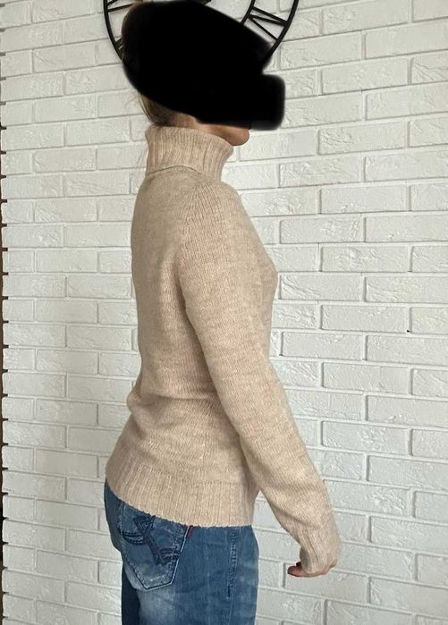 Damski zimowy ciepły beżowy sweter golf rozm. S fabrica del cachemire