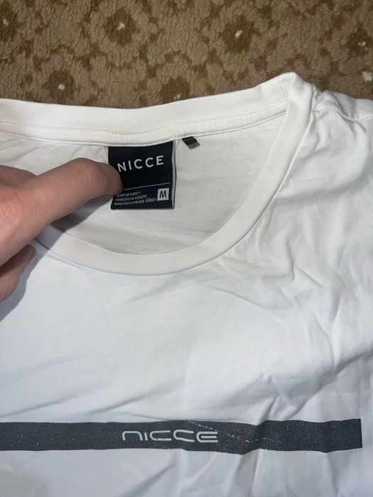 біла футболка m розмір nicce