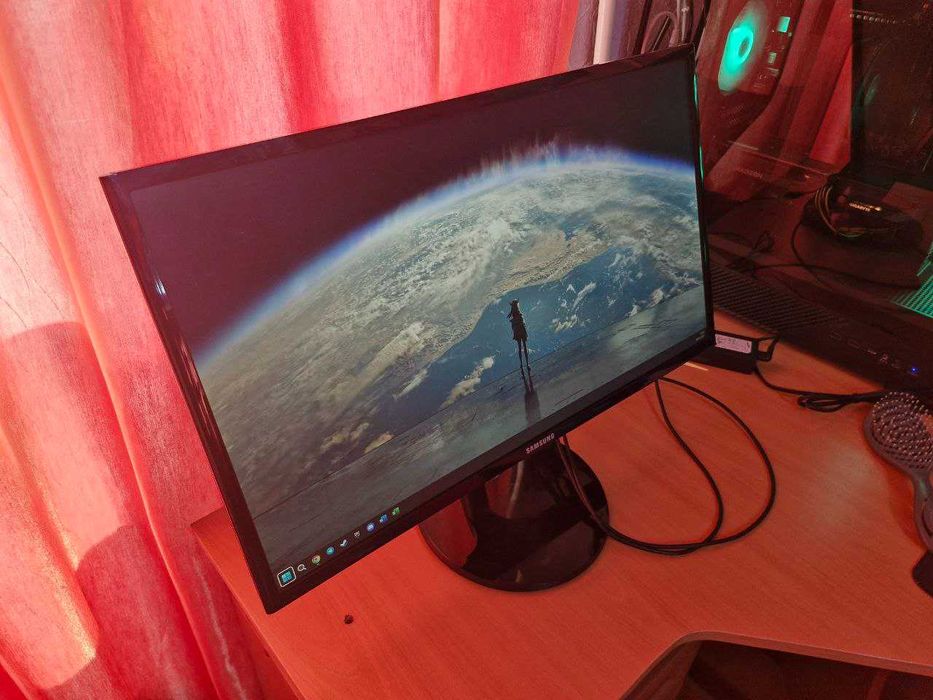 Монітор Samsung 24" LS350 FHIXCI + кронштейн