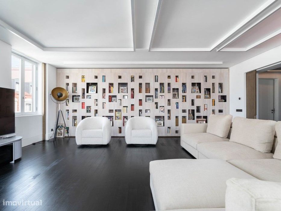 Apartamento T4 no Chiado com vista e garagem