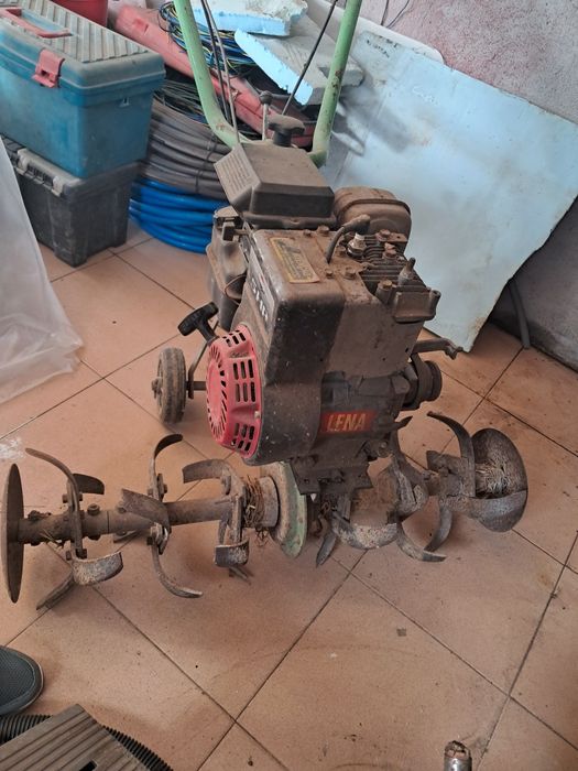 Moto inxada ou trator