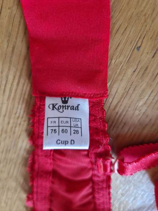 Biustonosz typu push up z odpinanymi ramiączkami Konrad 60 D nowy