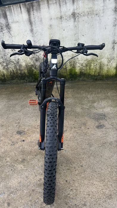 Bicicleta eletrica de MTB com motor bosch.