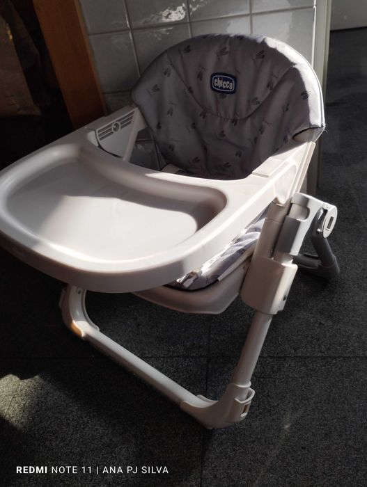 Cadeira de papa para adaptar a mesa