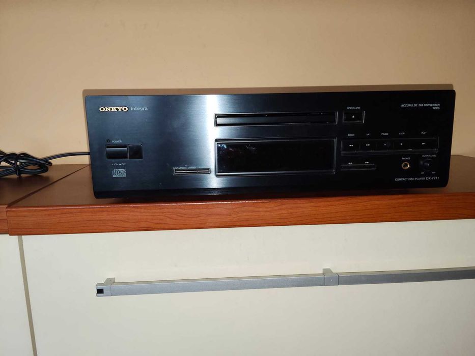 Onkyo integra CD  DX 7711 czarny