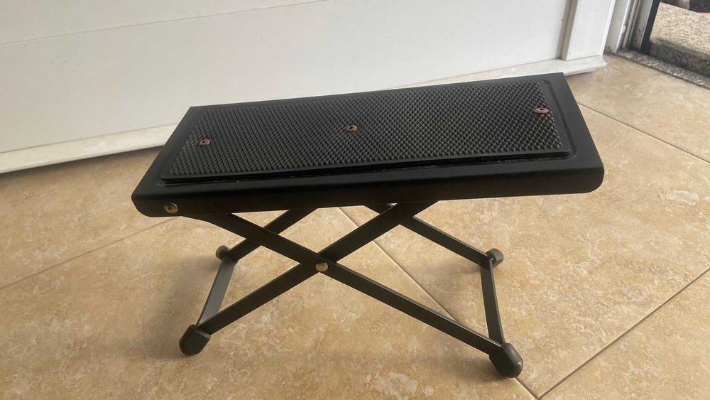 Guitarra Clássica Alhambra C3 + Cordas Novas, Saco, Suporte, Apoio de Pé
