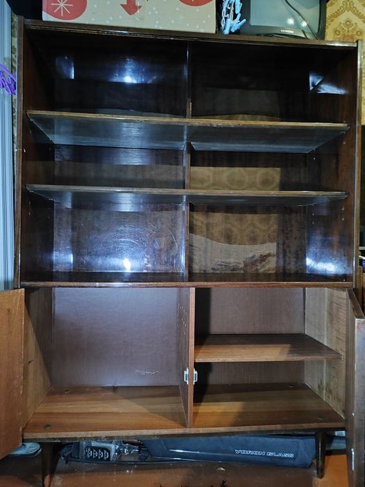 Продам лакову шафу