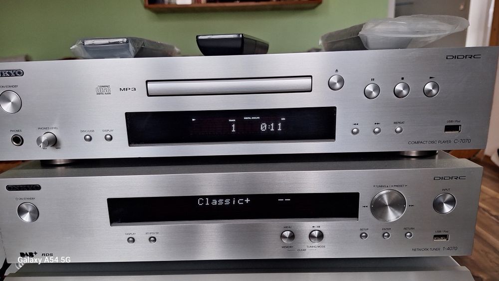 Duża wieża ffirmy Onkyo